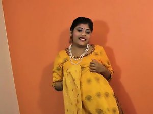 Alona from 1fuckdatecom - Indian babe rupali exposing big ti