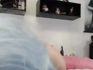 Teen kitty rawrs with a great pussy show