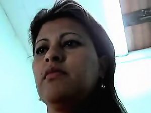 A hot Sumitra womany from Mumbai on webcam.