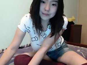 very hot amateur brunette webcam girl